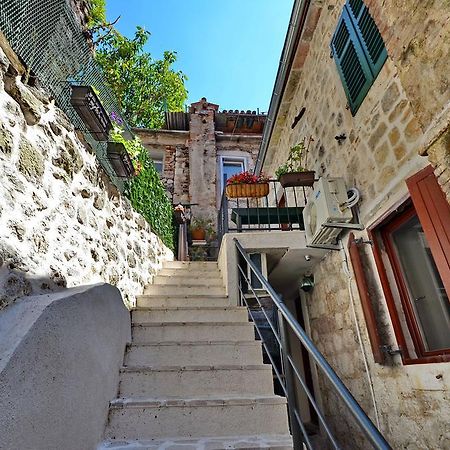 Apartments Historic Stone House Kotor Habitación foto